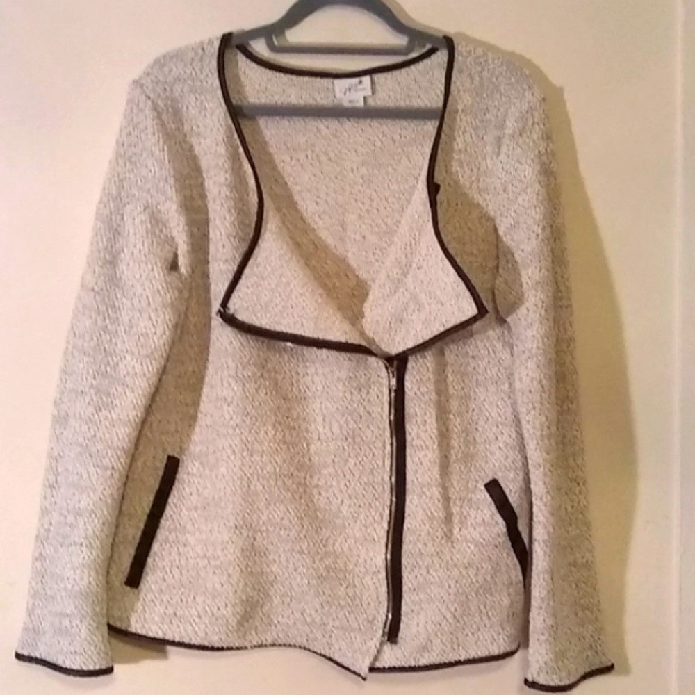 Asymmetrical Cardigan LG - Picture 2 of 6